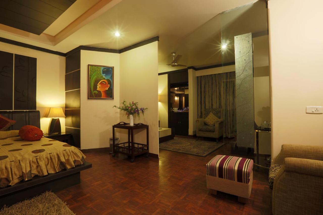 Hotel The Manor - A Boutique Hotel Jorhāt Εξωτερικό φωτογραφία