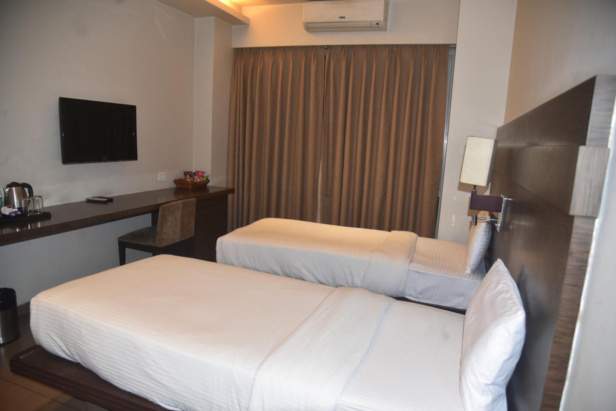 Hotel The Manor - A Boutique Hotel Jorhāt Εξωτερικό φωτογραφία