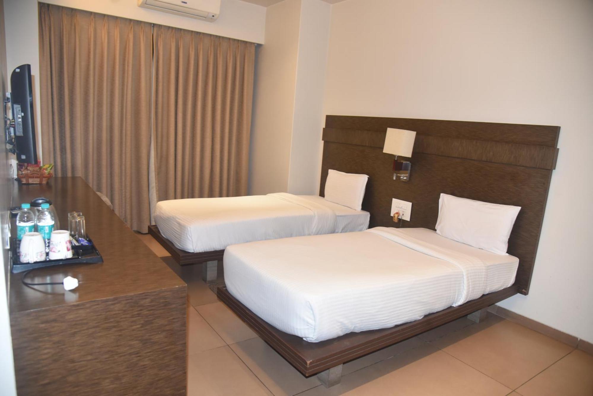 Hotel The Manor - A Boutique Hotel Jorhāt Εξωτερικό φωτογραφία
