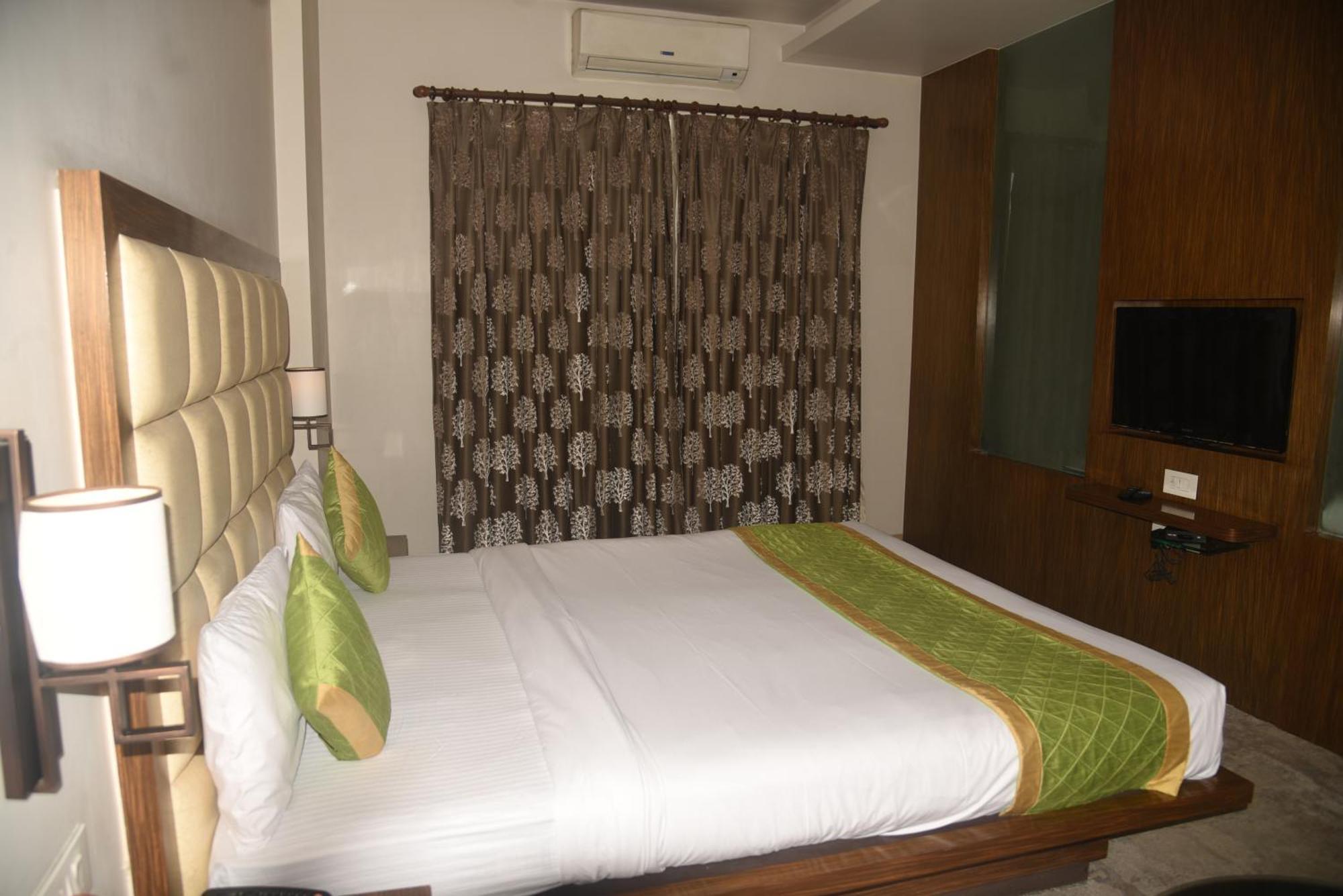 Hotel The Manor - A Boutique Hotel Jorhāt Εξωτερικό φωτογραφία