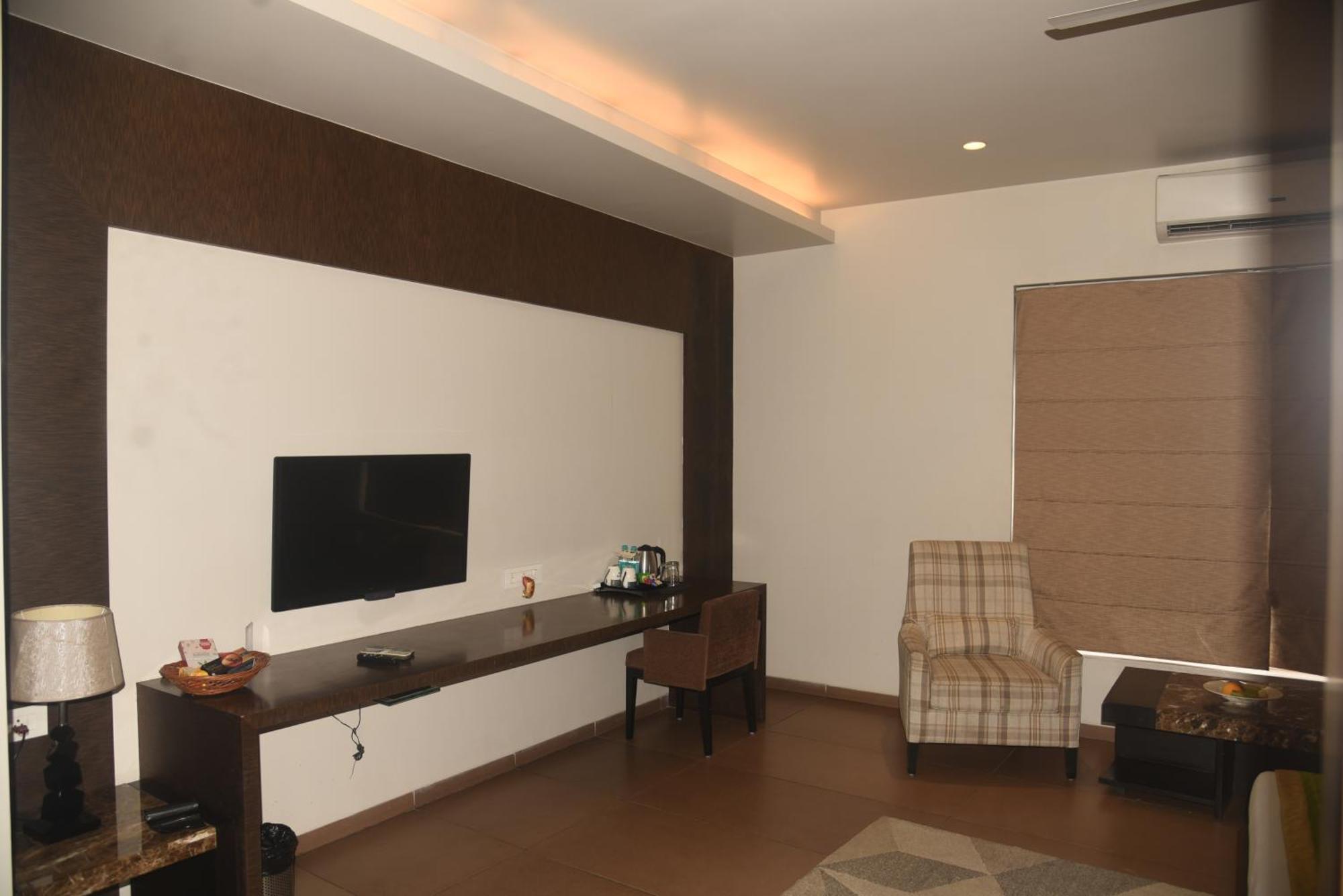 Hotel The Manor - A Boutique Hotel Jorhāt Εξωτερικό φωτογραφία