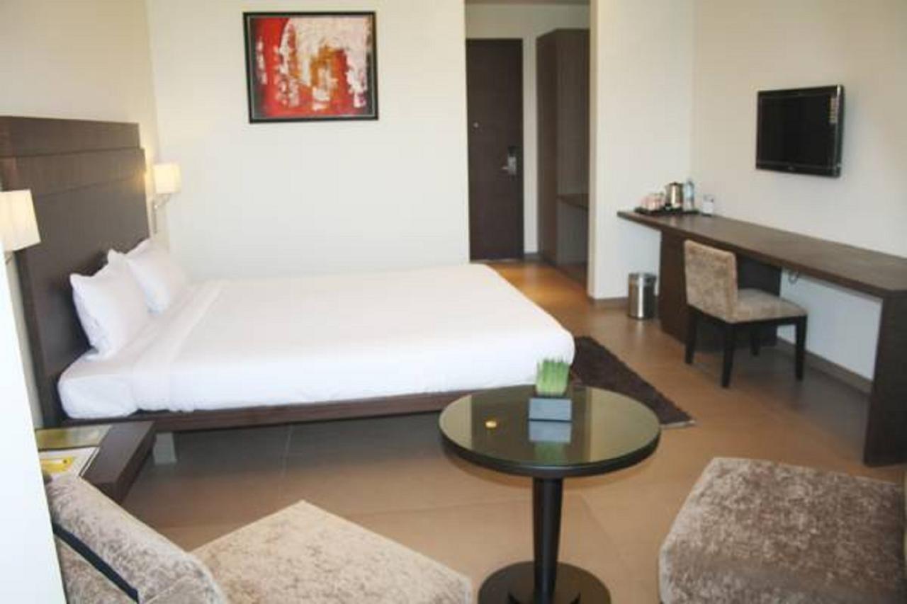 Hotel The Manor - A Boutique Hotel Jorhāt Εξωτερικό φωτογραφία